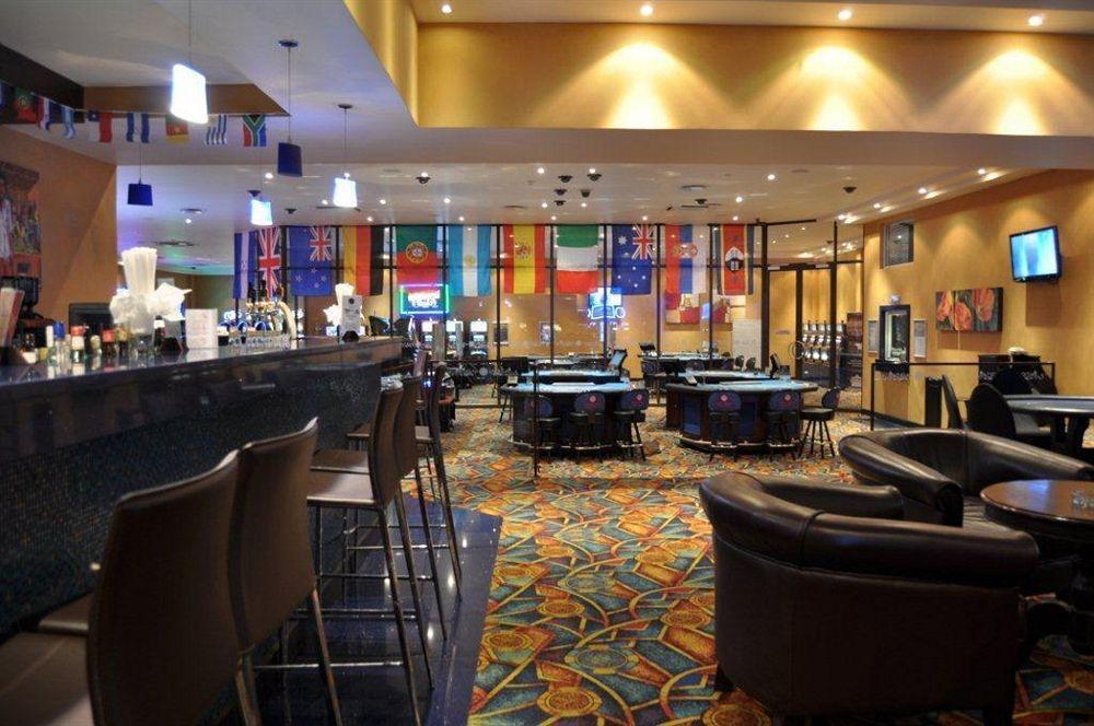 Happy Valley Hotel And Casino エズルウィニ エクステリア 写真